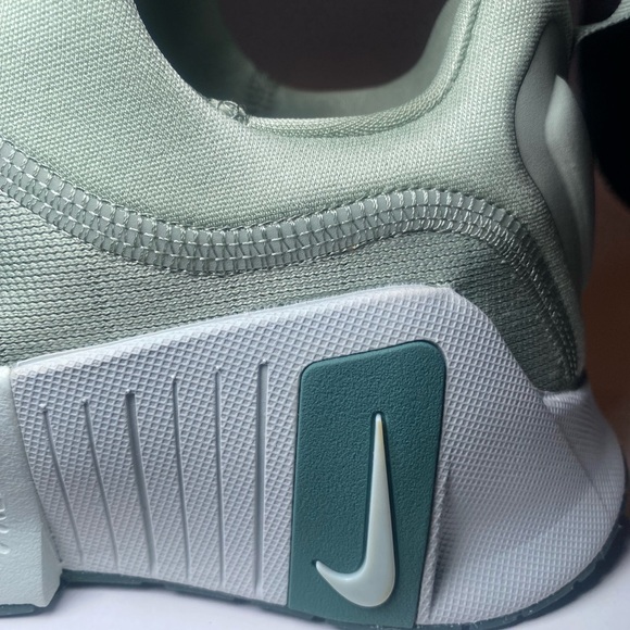 Nike Mint Green Running Shoes - Picture 5 of 11